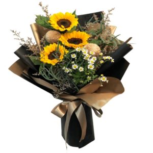 55 · Ramo de 3 Girasoles Más flores Rusticas